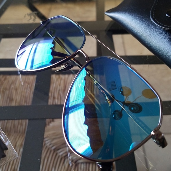 Sunglasses - Picture 4 of 4